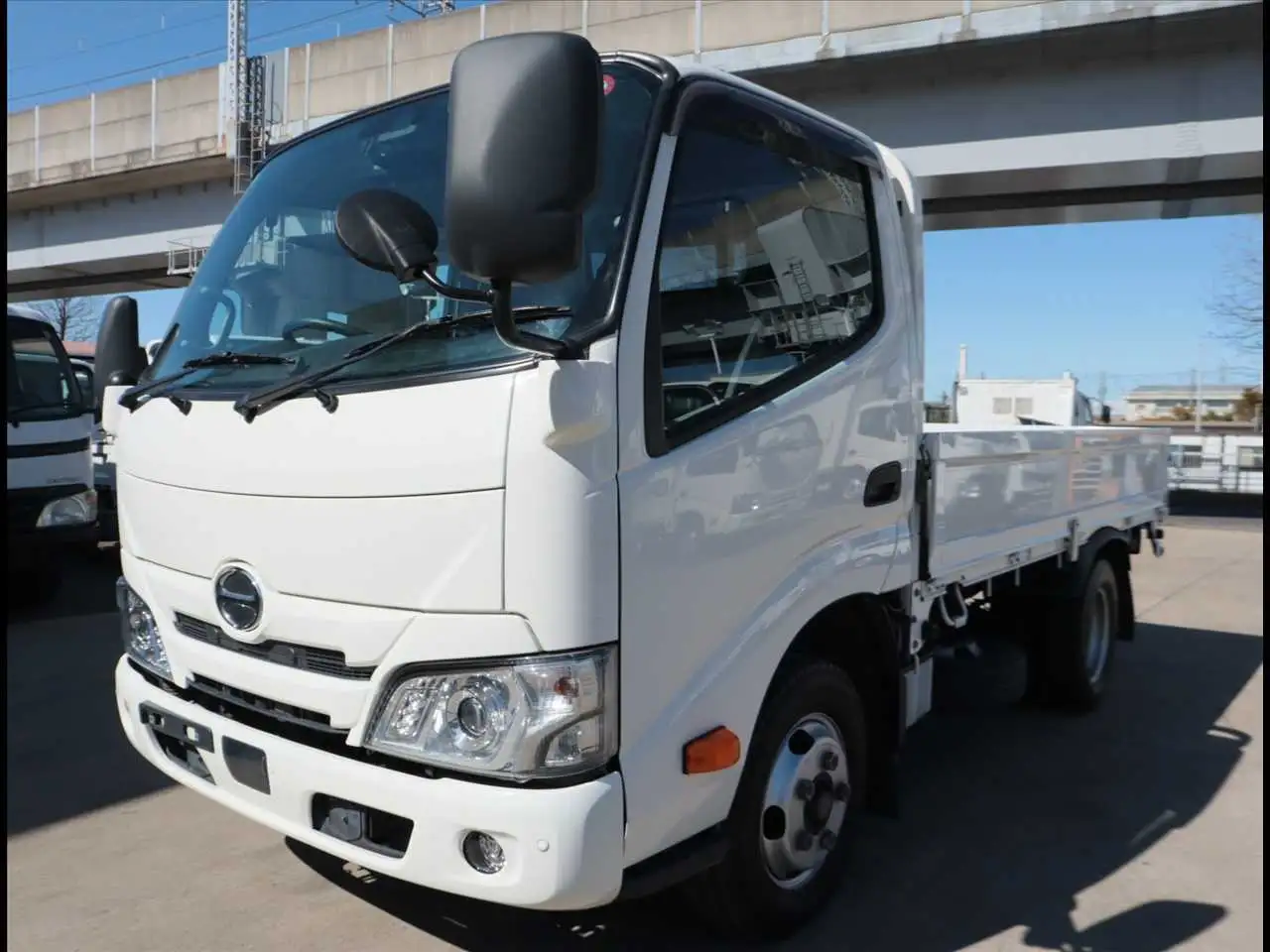 日野 デュトロ 小型 平ボディ 床鉄板 2RG-XZC605M の中古トラック【車両No.183282】