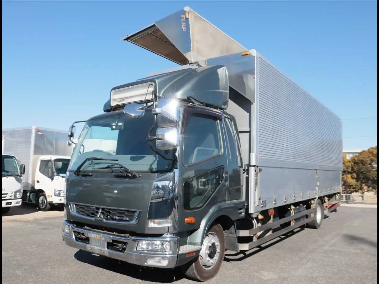 三菱 ファイター 中型/増トン ウイング エアサス ベッドの中古トラック画像1