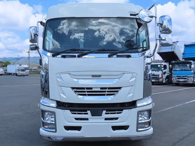 いすゞ ギガ 大型 トラクター ハイルーフ 1デフの中古トラック画像2