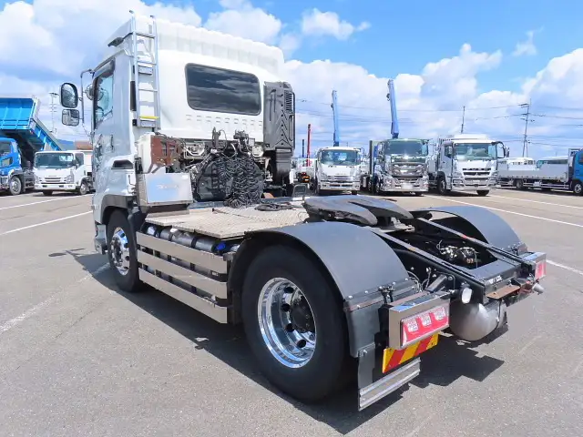 いすゞ ギガ 大型 トラクター ハイルーフ 1デフの中古トラック画像5