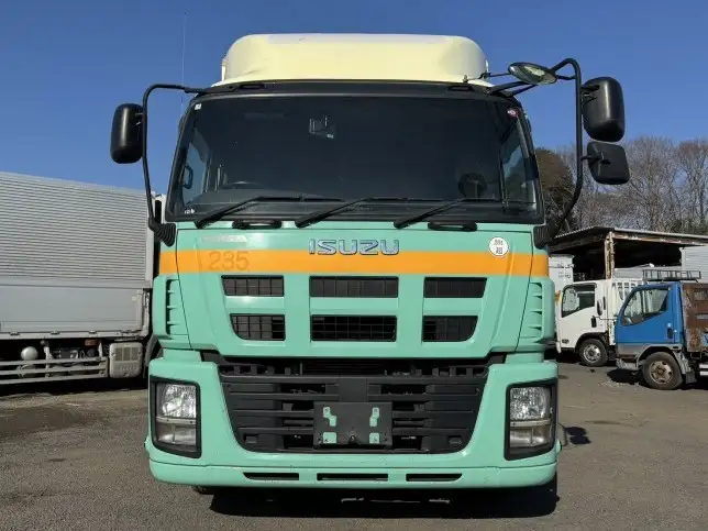 いすゞ ギガ 大型 ウイング エアサス ベッドの中古トラック画像2