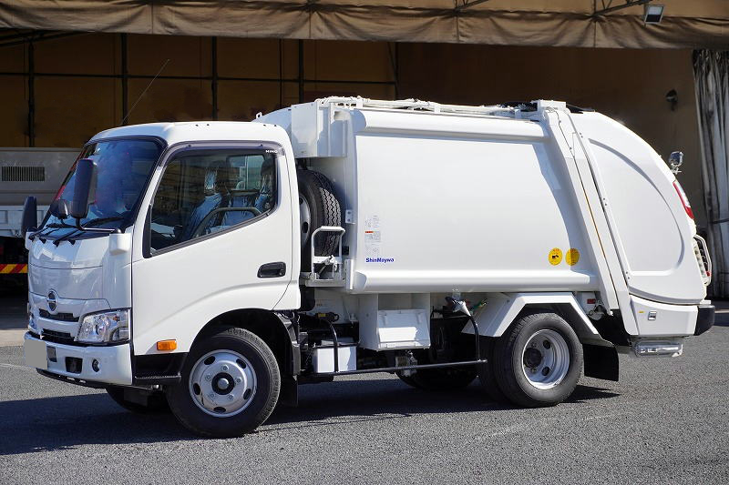 日野 デュトロ 小型 パッカー車