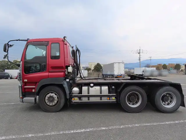 いすゞ ギガ 大型 トラクター 2デフ ベッドの中古トラック画像5