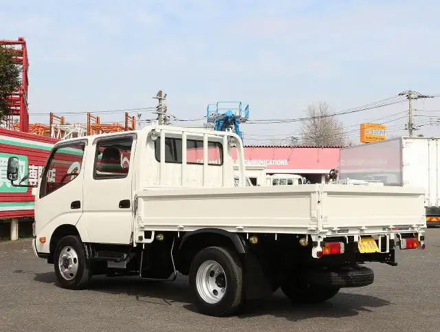 日野 デュトロ 小型 平ボディ Wキャブ 床鉄板の中古トラック画像4