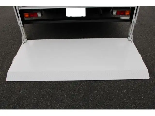 三菱 キャンター 小型 平ボディ パワーゲート の中古トラック画像6