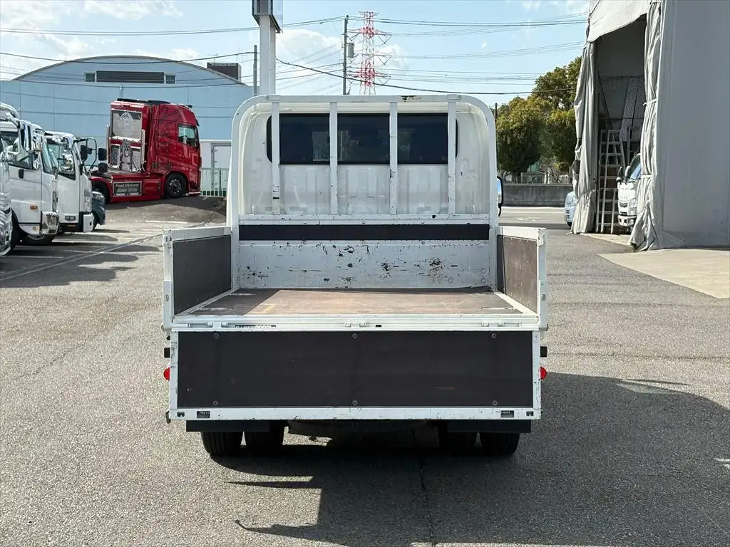 日野 デュトロ 小型 平ボディ Wキャブ 2RG-XZU605Mの中古トラック画像6