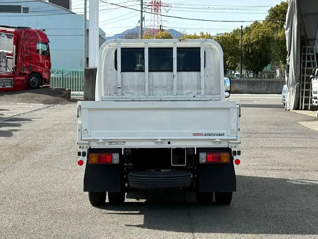 日野 デュトロ 小型 平ボディ Wキャブ 2RG-XZU605Mの中古トラック画像4