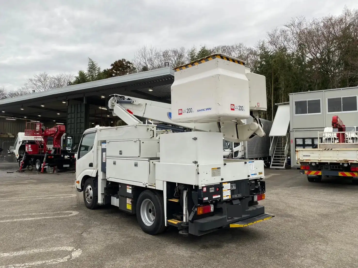 日野 デュトロ 小型 高所・建柱車 高所作業車 電工仕様の中古トラック画像5