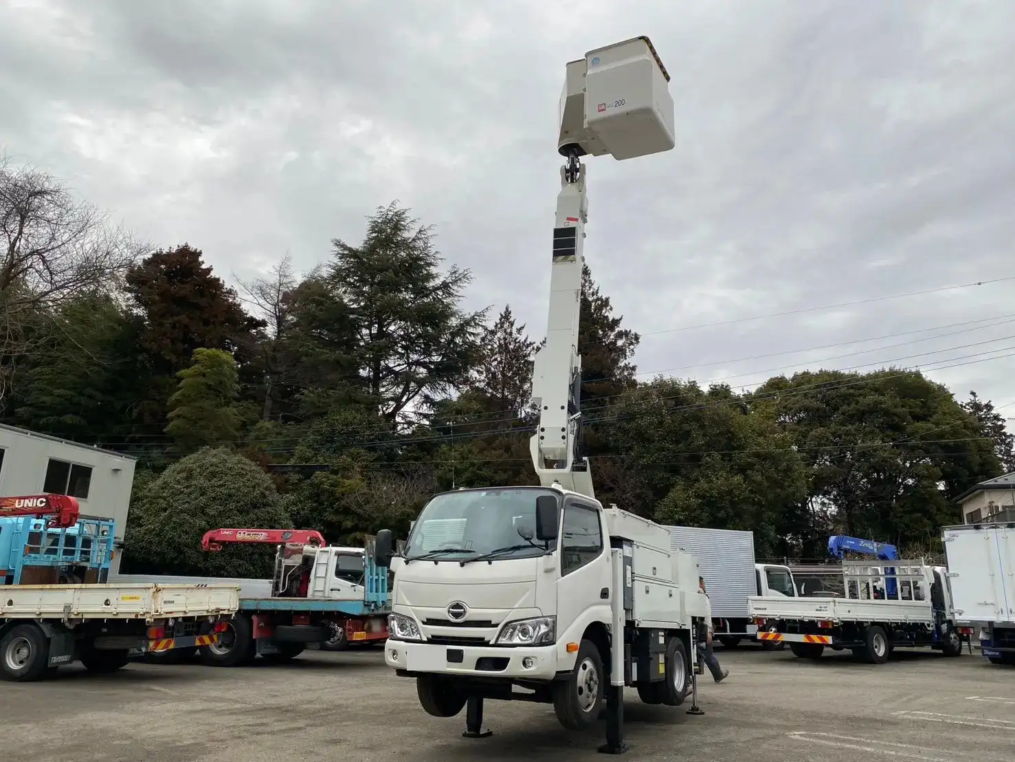 日野 デュトロ 小型 高所・建柱車 高所作業車 電工仕様の中古トラック画像6