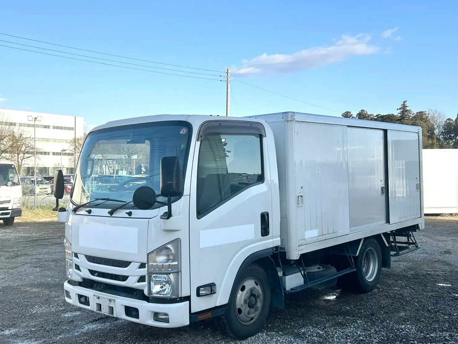 いすゞ エルフ 小型 アルミバン ボトルカー サイドドア｜画像1