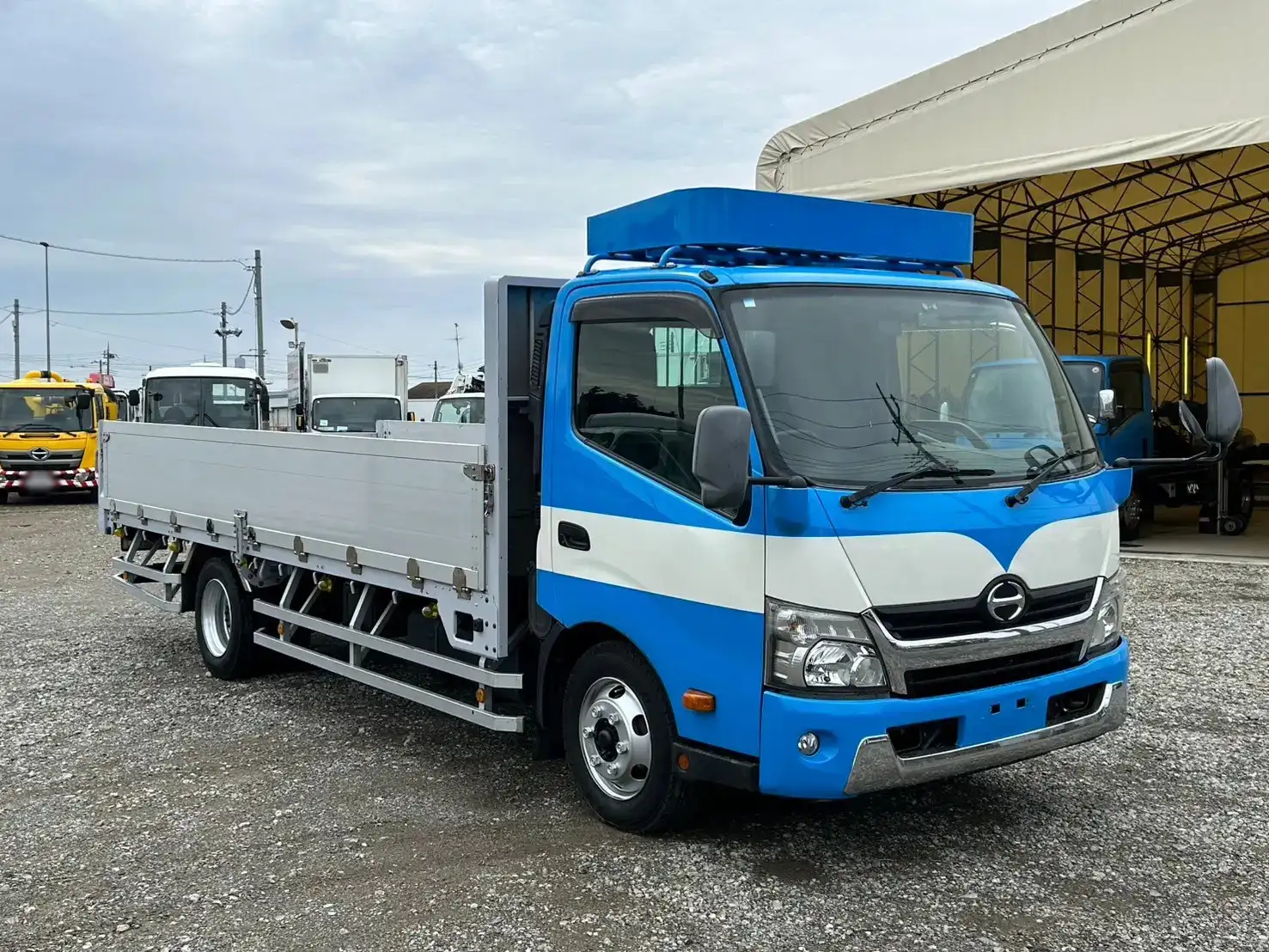 日野 デュトロ 小型 平ボディ 床鉄板 アルミブロックの中古トラック画像2