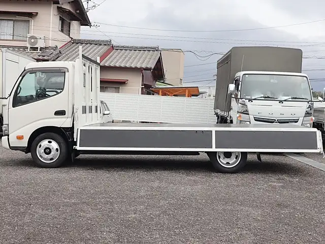 トヨタ ダイナ 小型 平ボディ 床鉄板 2RG-XZU655の中古トラック画像7