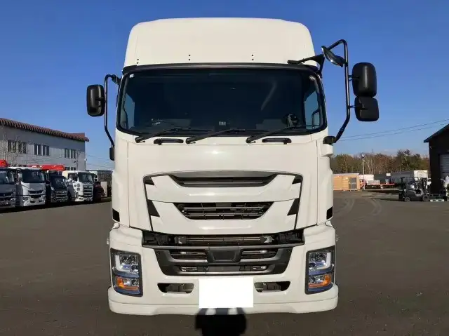 いすゞ ギガ 大型 トラクター ハイルーフ 1デフの中古トラック画像2