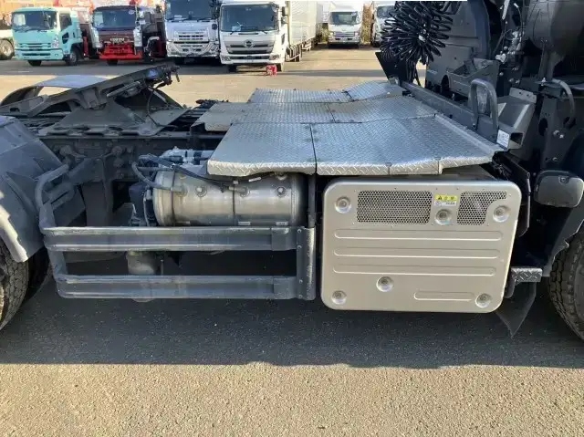 いすゞ ギガ 大型 トラクター ハイルーフ 1デフの中古トラック画像9
