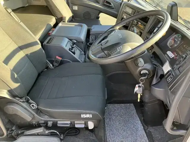 いすゞ ギガ 大型 トラクター ハイルーフ 1デフの中古トラック画像11