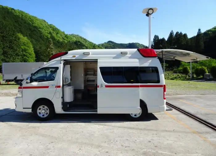 トヨタ ハイエース 小型 特殊車両 CBF-TRH226S H23の中古トラック画像2