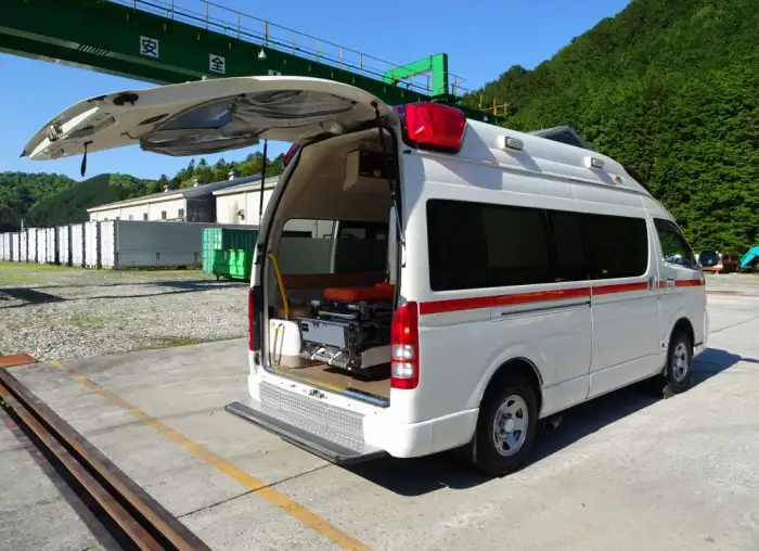 トヨタ ハイエース 小型 特殊車両 CBF-TRH226S H23の中古トラック画像3