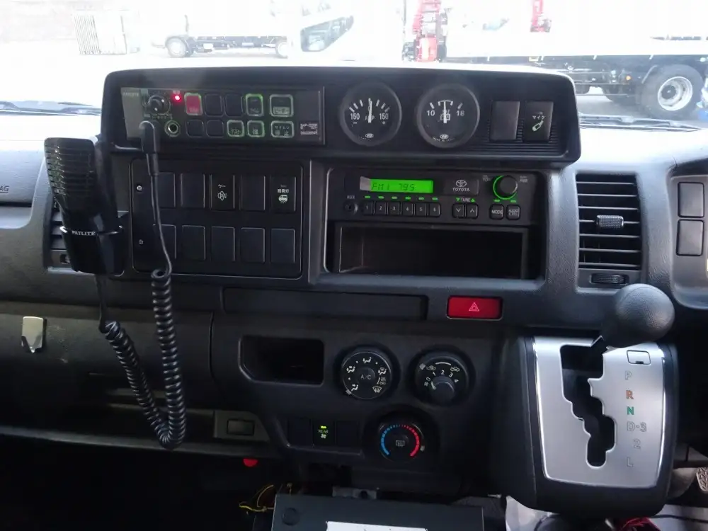 トヨタ ハイエース 小型 特殊車両 CBF-TRH226S H27の中古トラック画像11