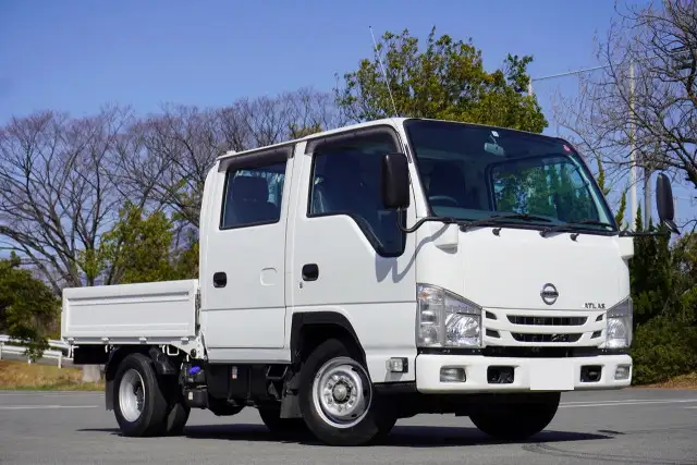 日産 アトラス 小型 平ボディ Wキャブ 2RG-AHR88Aの中古トラック画像2