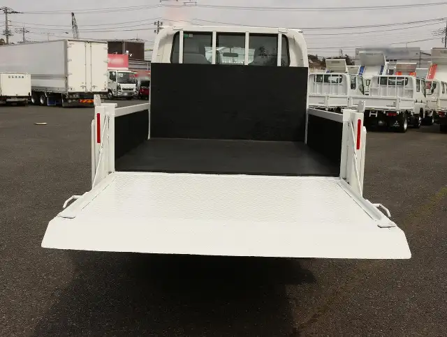 いすゞ エルフ 小型 平ボディ Wキャブ パワーゲートの中古トラック画像6