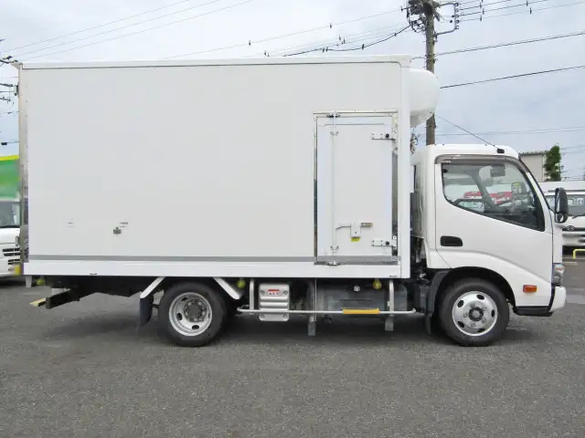 日野 デュトロ 小型 冷凍冷蔵 低温 2室の中古トラック画像3
