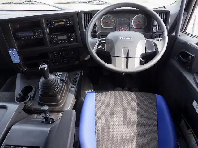 いすゞ ギガ 大型 トラクター ハイルーフ 2デフの中古トラック画像12