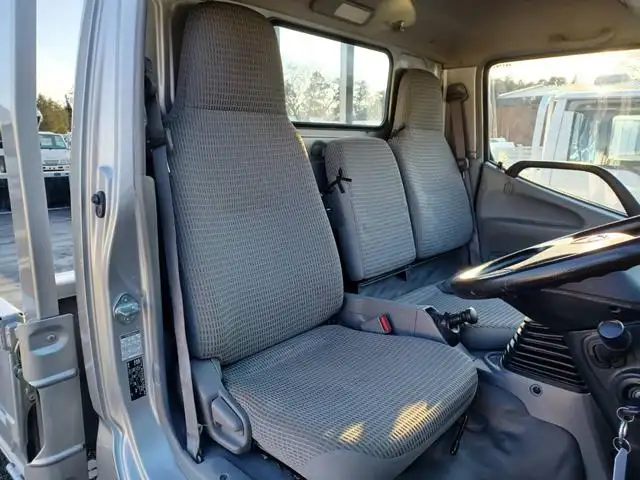 日野 デュトロ 小型 平ボディ  H31/R1の中古トラック画像6