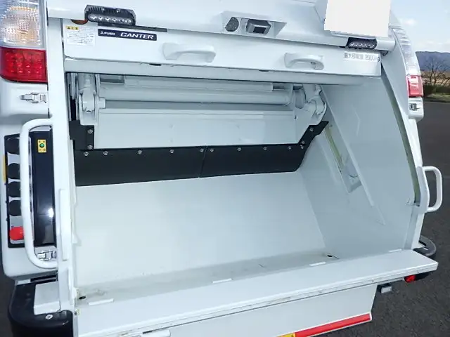三菱 キャンター 小型 パッカー車 プレス式 2RG-FEAV0の中古トラック画像4
