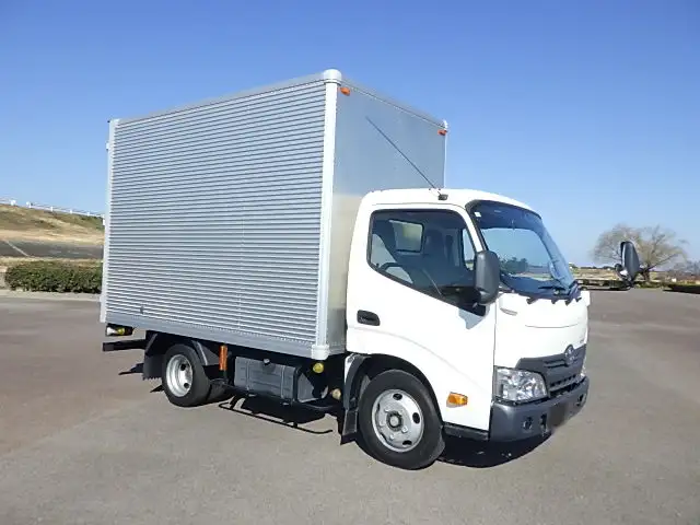 トヨタ トヨエース 小型 アルミバン TPG-XZU605 H30の中古トラック画像2