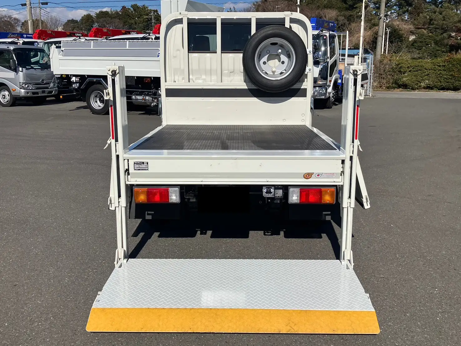 日野 デュトロ 小型 平ボディ Wキャブ パワーゲートの中古トラック画像7