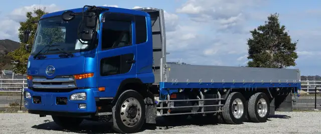 日産UD コンドル 中型/増トン 平ボディ アルミブロック ベッドの中古トラック画像1