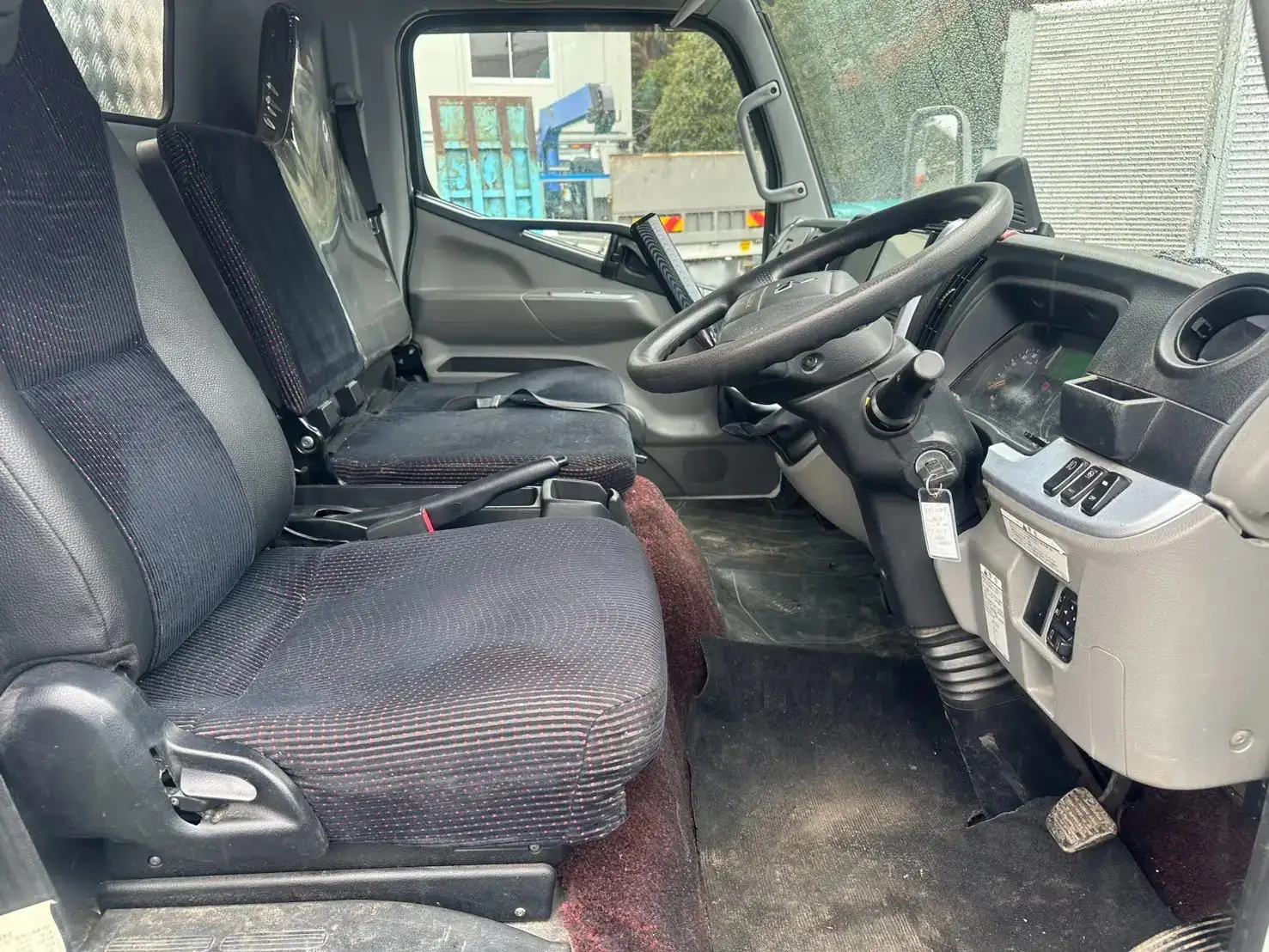 三菱 キャンター 小型 平ボディ 床鉄板 カスタムの中古トラック画像10