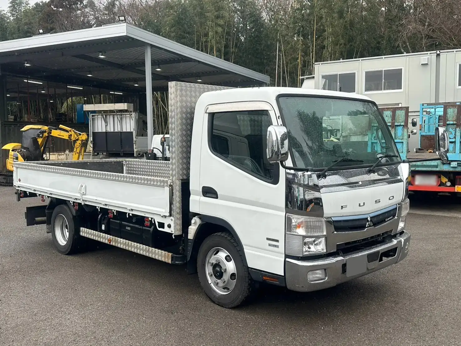 三菱 キャンター 小型 平ボディ 床鉄板 カスタムの中古トラック画像2