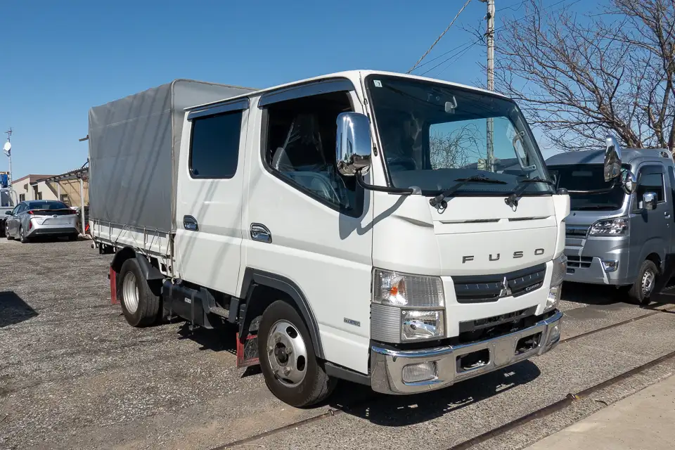 三菱 キャンター 小型 平ボディ Wキャブ 幌の中古トラック画像3