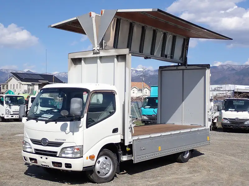 日野 デュトロ 小型 ウイング TKG-XZU650M H26の中古トラック画像1