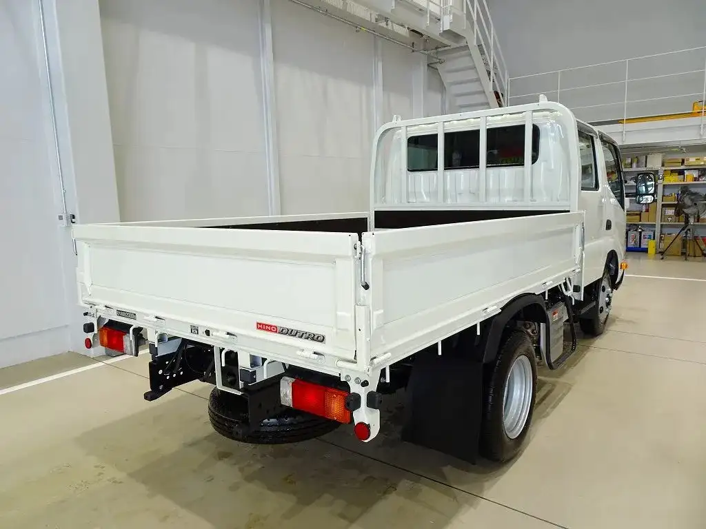 日野 デュトロ 小型 平ボディ Wキャブ 2DG-XZU685Mの中古トラック画像2