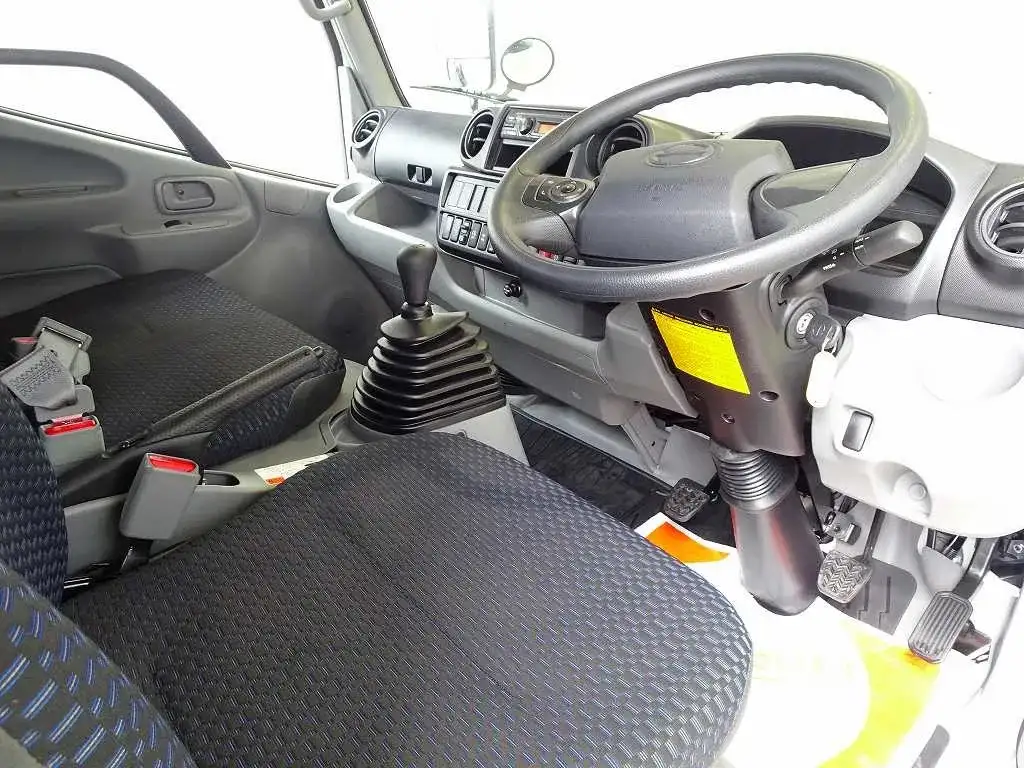 日野 デュトロ 小型 平ボディ Wキャブ 2DG-XZU685Mの中古トラック画像8