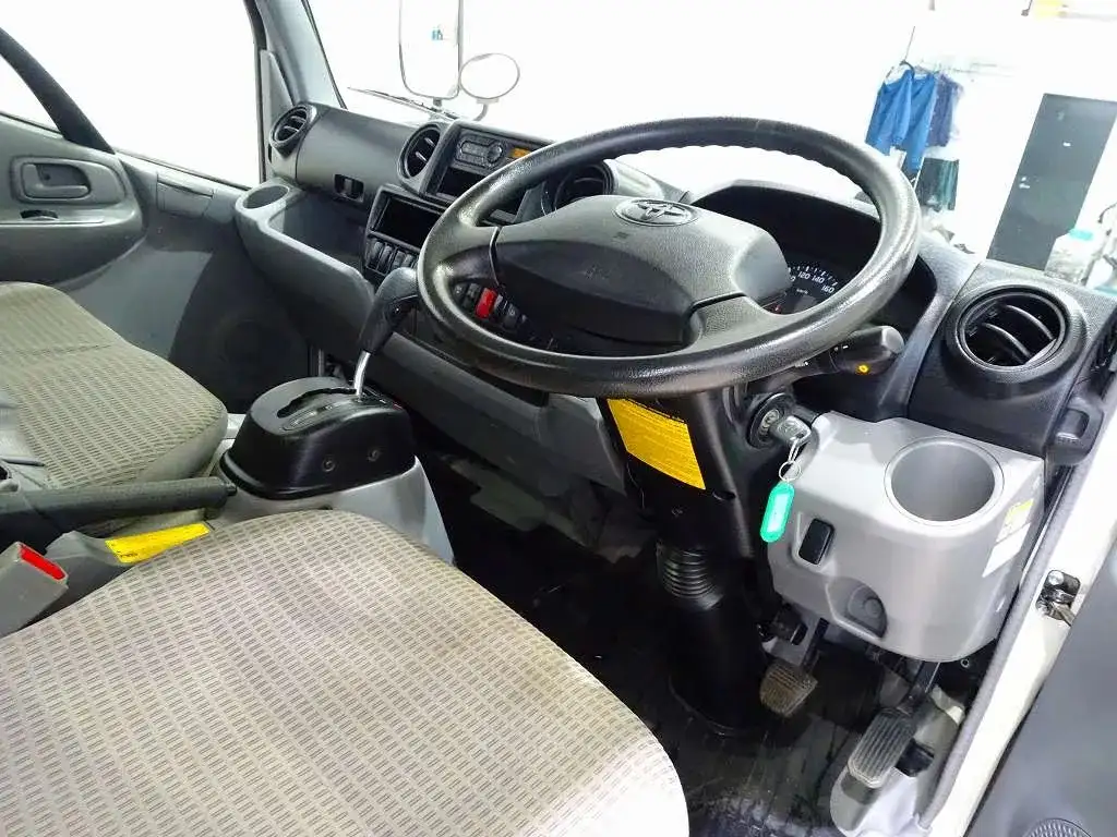トヨタ トヨエース 小型 平ボディ パワーゲート 床鉄板の中古トラック画像10