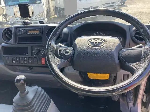 トヨタ ダイナ 小型 平ボディ 2RG-XZU605 H31/R1の中古トラック画像10