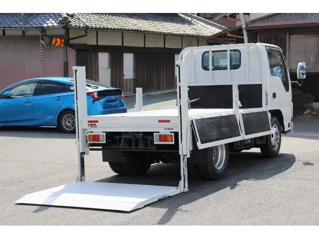 いすゞ エルフ 小型 平ボディ パワーゲート 床鉄板の中古トラック画像4