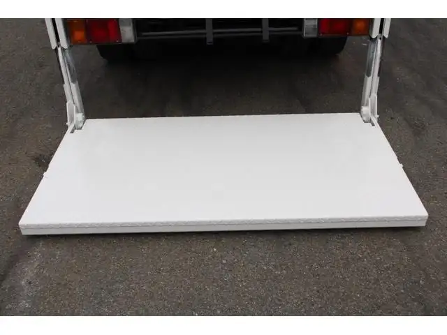 いすゞ エルフ 小型 平ボディ パワーゲート 床鉄板の中古トラック画像6