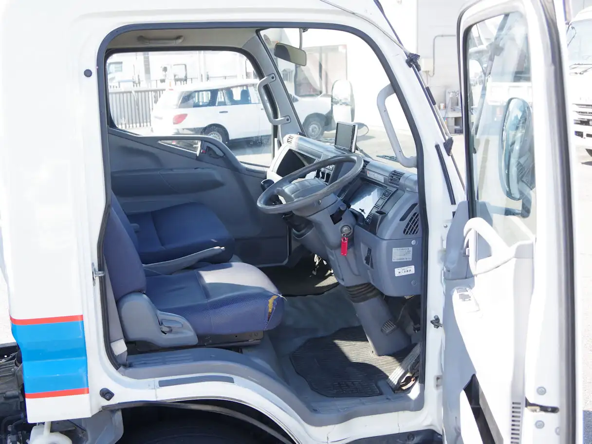三菱 キャンター 小型 タンク車 バキューム PDG-FE83DYの中古トラック画像12