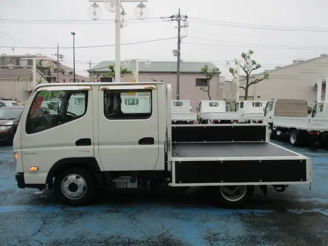 三菱 キャンター 小型 平ボディ Wキャブ 2RG-FBA20の中古トラック画像10