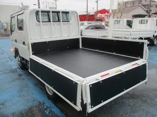 三菱 キャンター 小型 平ボディ Wキャブ 2RG-FBA20の中古トラック画像9