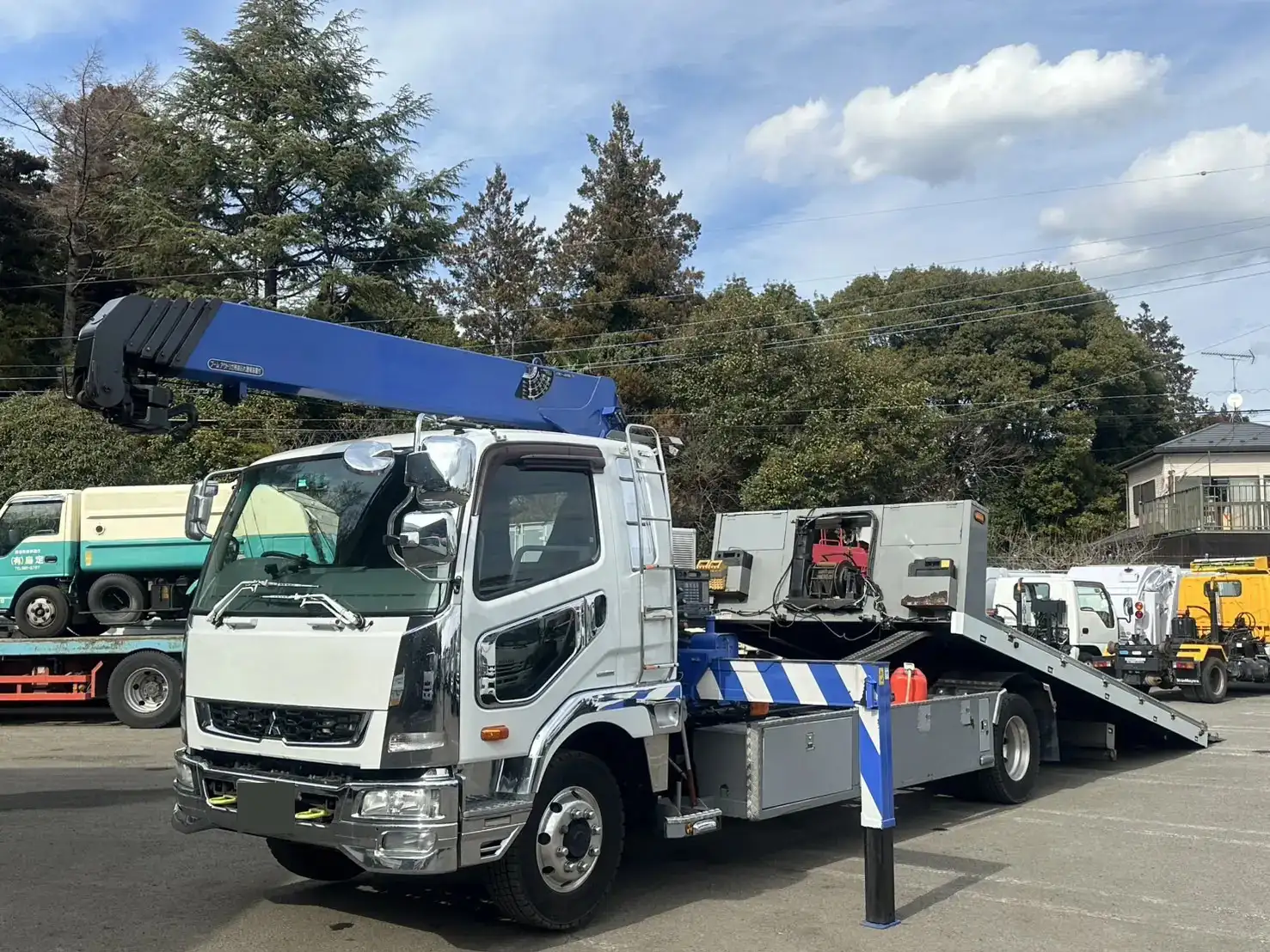 三菱 ファイター 中型/増トン 車両重機運搬 5段クレーン ラジコン｜画像1