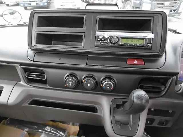 三菱 キャンター 小型 平ボディ 2RG-FBA20 R6の中古トラック画像9