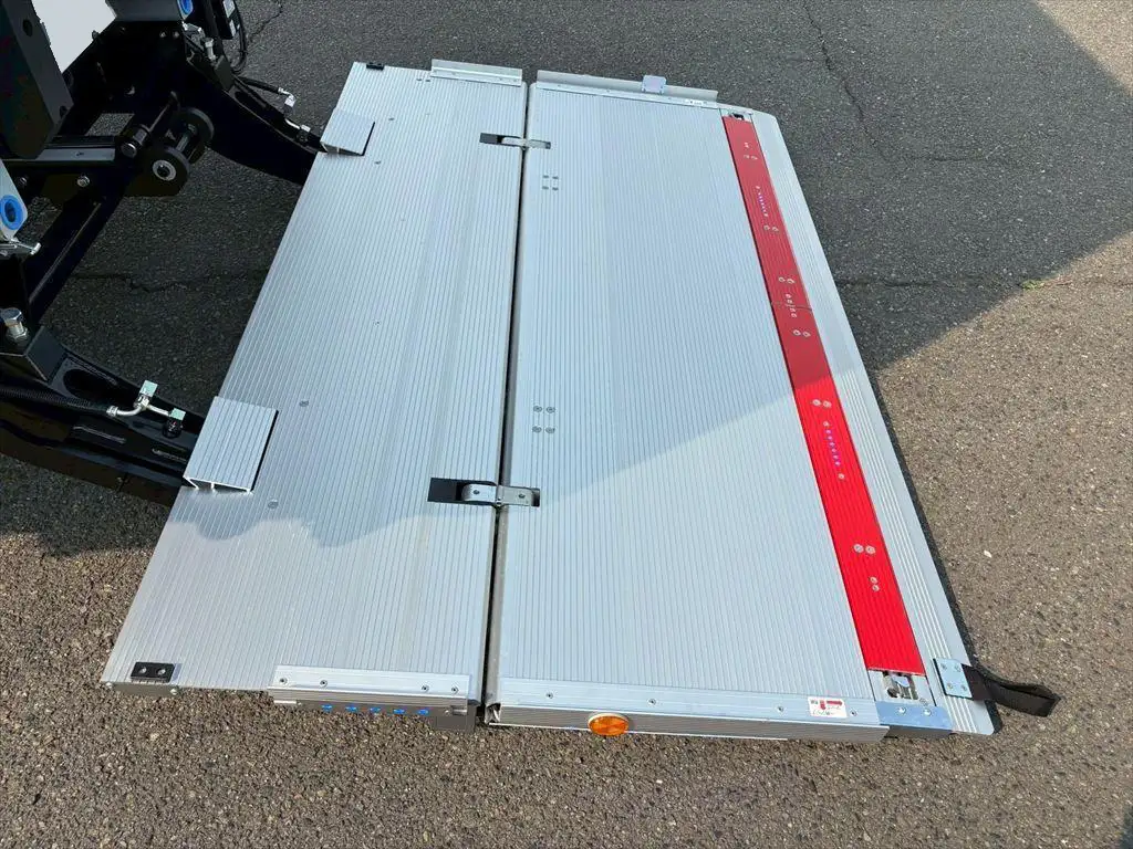 トヨタ その他 小型 冷凍冷蔵 低温 パワーゲートの中古トラック画像11