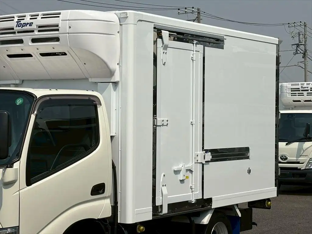 トヨタ ダイナ 小型 冷凍冷蔵 低温 床ステンの中古トラック画像5