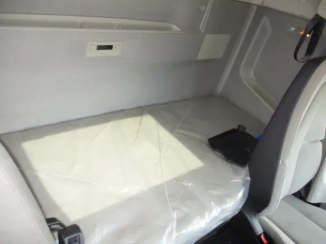 ボルボ トラック 大型 トラクター ハイルーフ 1デフの中古トラック画像14