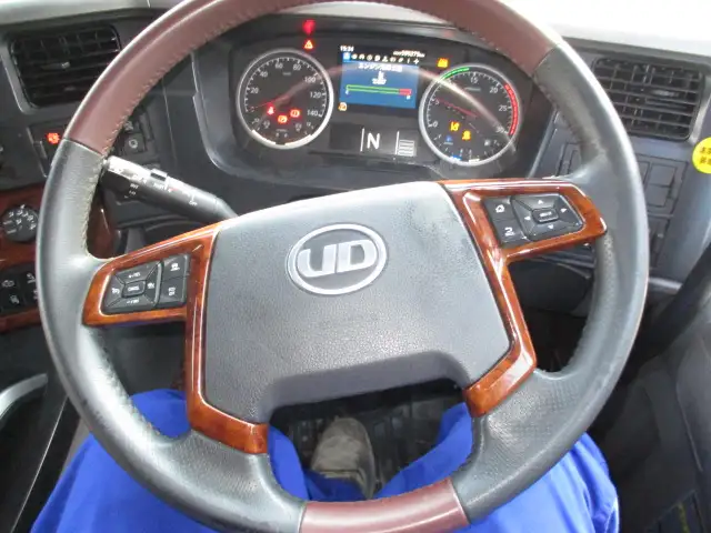 日産UD クオン 大型 トラクター ハイルーフ 1デフの中古トラック画像11